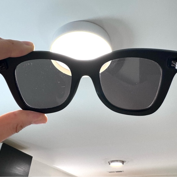Quay Sunglasses After Hours 125 Black Matte